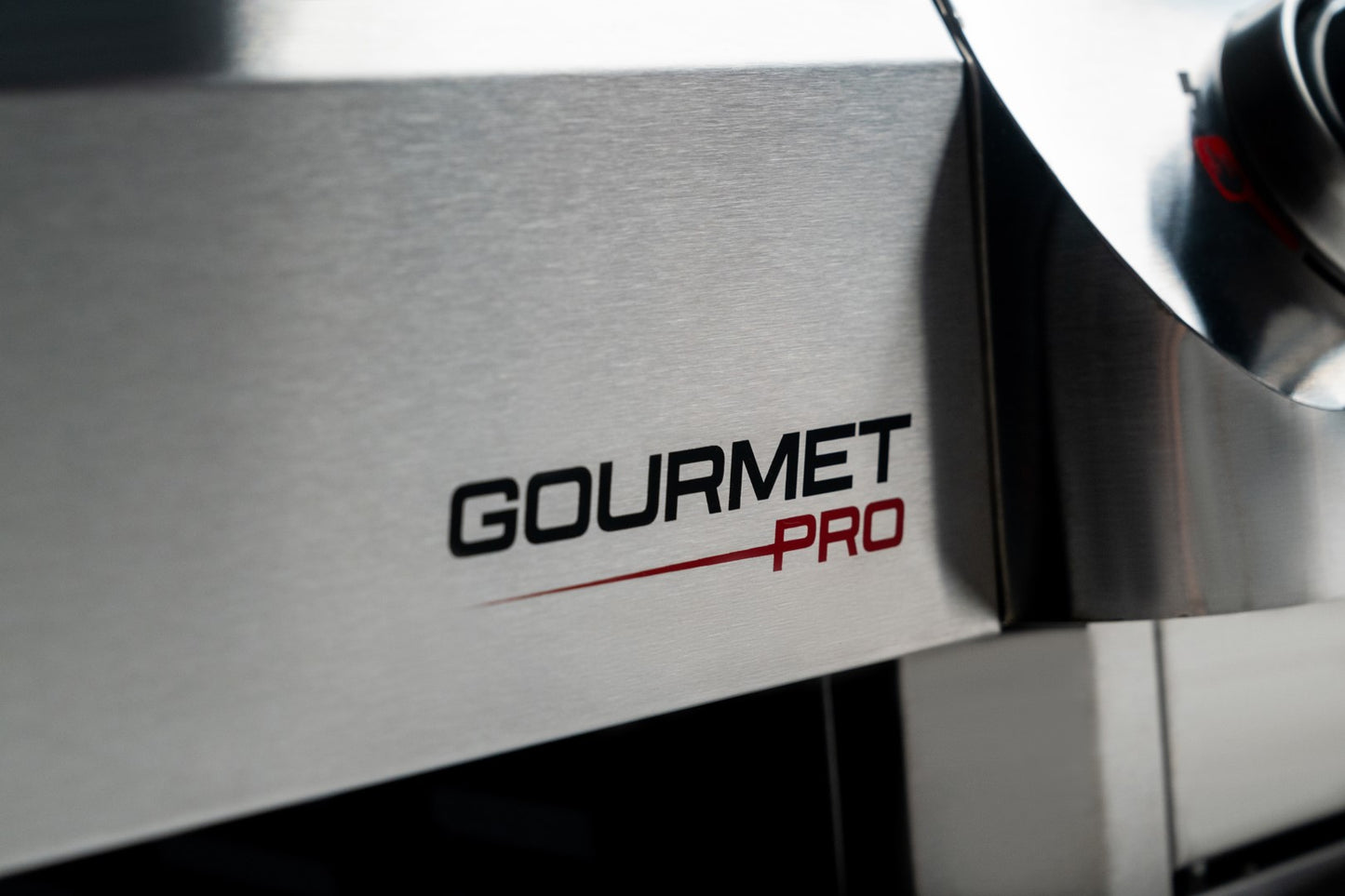 Nexgrill Gourmet Pro 6-Brenner Gasgrill mit Keramik-Seitenbrenner, Plancha Griddle-Max System, porzellanbeschichtetem Gusseisenrost & Edelstahlbrennern – Ideal für Garten, Balkon & BBQ-Events