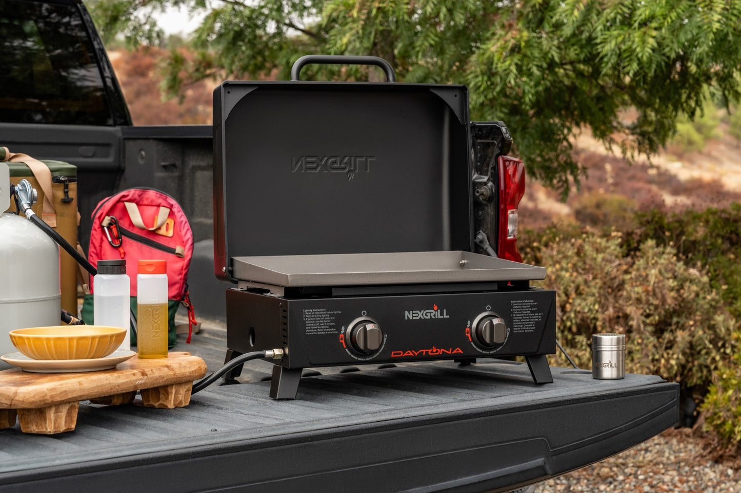 Nexgrill Daytona 2-Brenner Tabletop Plancha – Kompakter Tischgrill mit keramikbeschichteter Grillplatte – Gasgrill ideal für Camping, Garten & Outdoor BBQ, 5,86 kW