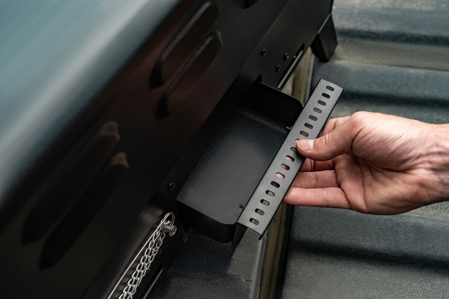 Nexgrill Daytona 2-Brenner Tabletop Plancha – Kompakter Tischgrill mit keramikbeschichteter Grillplatte – Gasgrill ideal für Camping, Garten & Outdoor BBQ, 5,86 kW