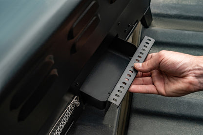 Nexgrill Daytona 2-Brenner Tabletop Plancha – Kompakter Tischgrill mit keramikbeschichteter Grillplatte – Gasgrill ideal für Camping, Garten & Outdoor BBQ, 5,86 kW